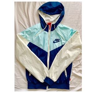 Womens Nike Windbreaker